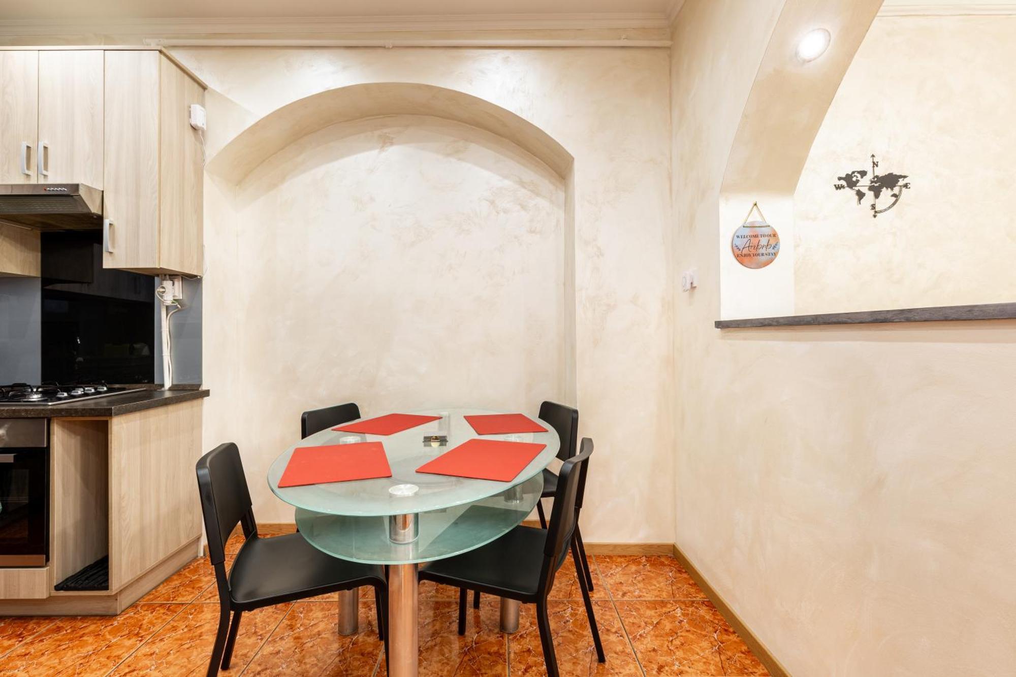 Mari&Emi Flat In Corvin Apartment Budapest Exterior photo